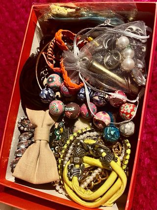 Lotto Bigiotteria oltre 100 pezzi