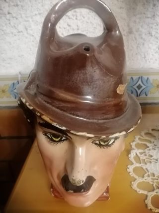 Botijo antiguo cabeza de Charles Chaplin