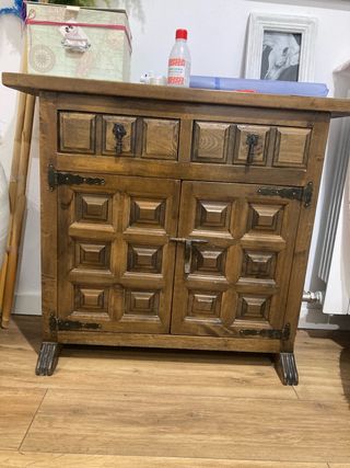 Cómoda antigua de madera