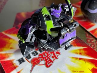 Bakugan coleccion negro púrpura