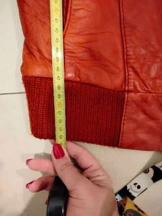 Chaqueta de piel ovina roja Stradivarius