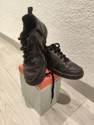 Zapatillas Nike negras nuevas