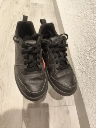 Zapatillas Nike negras nuevas