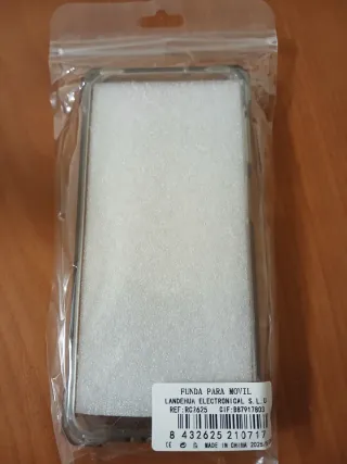 Funda rígida con refuerzo en esquinas