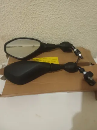 Retrovisores BMW GS 650/F800 y que utilizan rosca