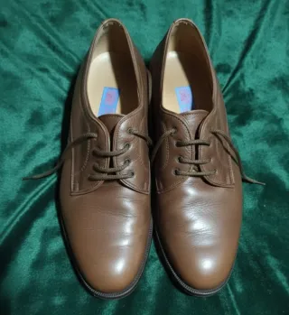 Zapatos de piel de camello auténtica