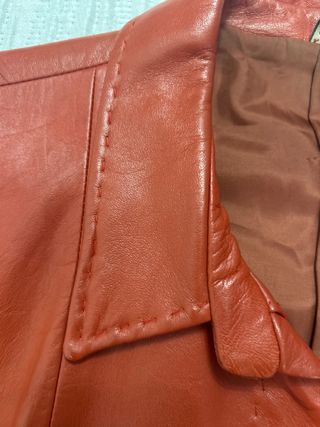 Americana de cuero Roja