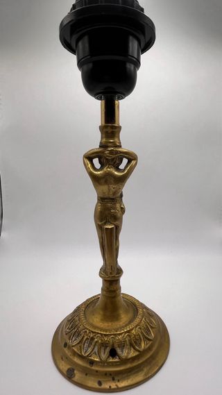 Pie de lámpara de mesa antiguo en latón - bronce.