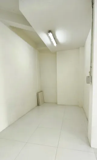 Local Tavernes Blanques 136M2 alquiler..