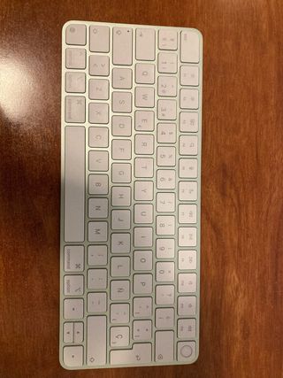 Teclado Magic Keyboard Esp con Touch ID Apple