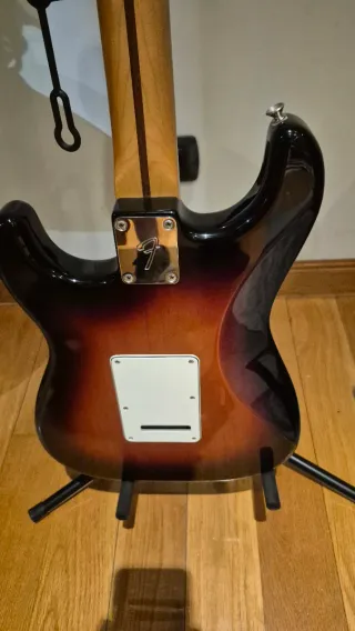 Fender Player Stratocaster HSS sunburst