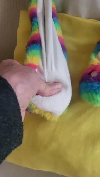 Berretto divertente multicolore con orecchie gonfiabili, 4-7 anni