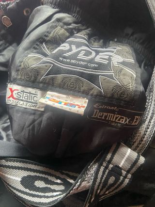 Traje de sky infantil. Marca spyder