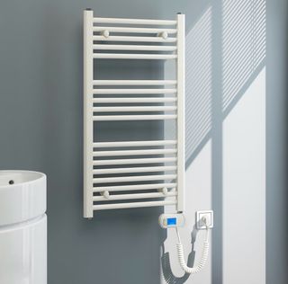 Radiador eléctrico blanco de pared para toallas
