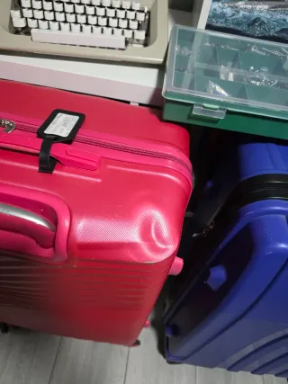 Se venden dos maletas tamaño grande de 80 litros