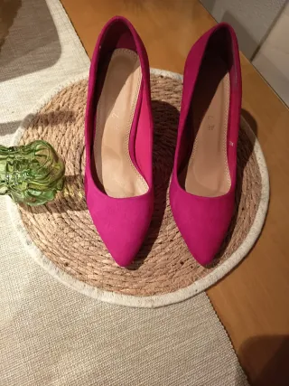 Zapatos salón rosa fucsia