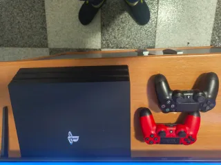 Ps4 pro y dos mandos 12.52