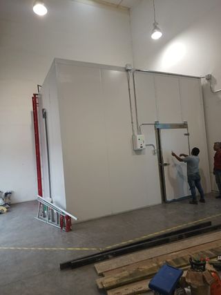 Cámara frigorífica no baja de 10° Madrid