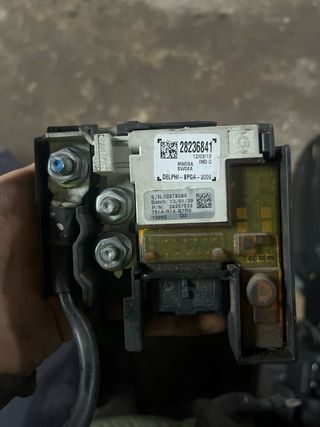 Portafusibles de bateria Peugeot 308 1.6 hdi 2012