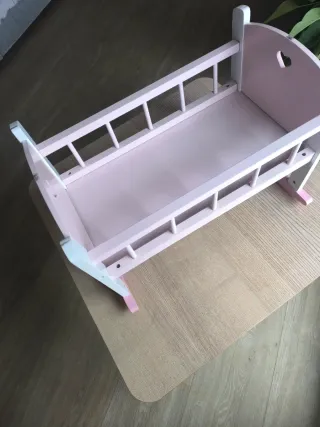 Cuna para muñecas
