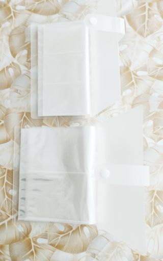 Due raccoglitori in plastica trasparente