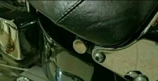 Tornillos laterales asiento softail