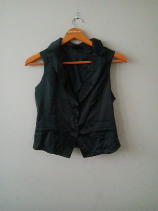 Conjunto chaleco, pajarita y bombín