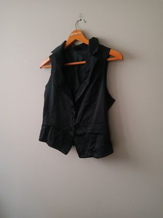 Conjunto chaleco, pajarita y bombín