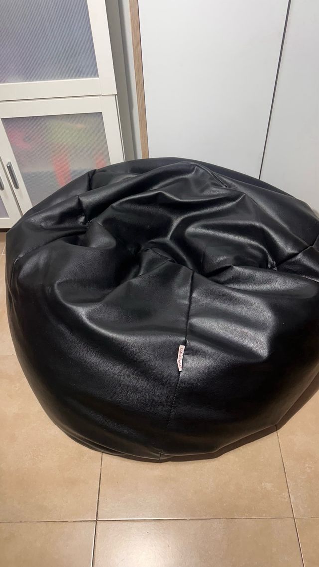 Pouf de piel en perfecto estado