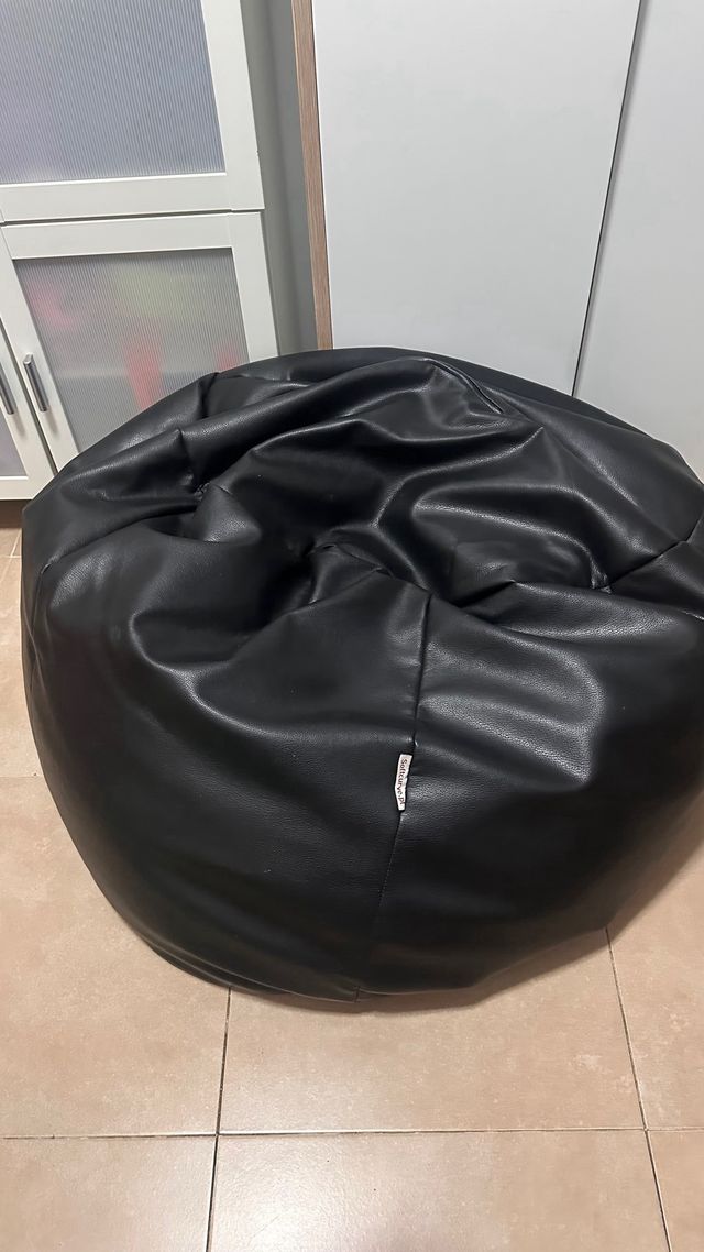 Pouf de piel en perfecto estado