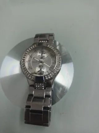 Reloj de mojir marka Guess  elpresio negoseable