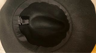 Sombrero ala invierno