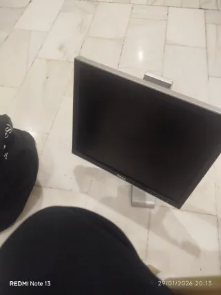 Pantalla de ordenador prácticamente nueva