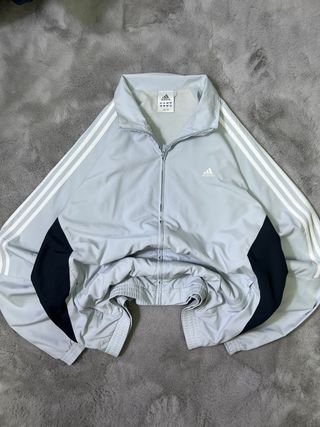 Cortavientos Adidas vintage de los 2000