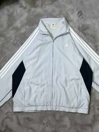 Cortavientos Adidas vintage de los 2000