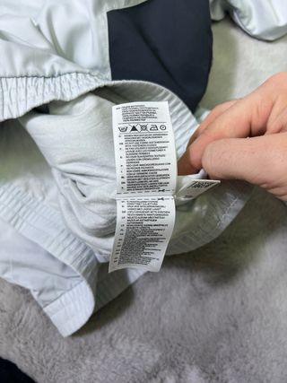 Cortavientos Adidas vintage de los 2000