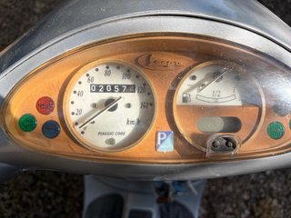Vespa 125  funcionando sin documentación