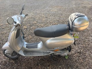 Vespa 125  funcionando sin documentación