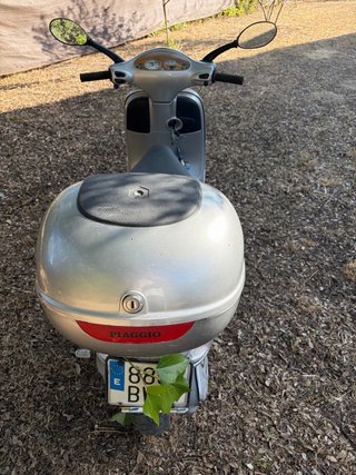 Vespa 125  funcionando sin documentación