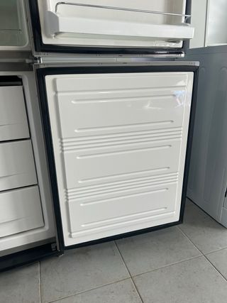 FRIGORÍFICO LIEBHERR DE 2 METROS