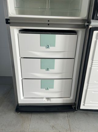 FRIGORÍFICO LIEBHERR DE 2 METROS