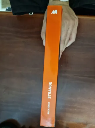 Libro Strange en español