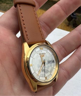 Reloj SEIKO 5 AUTOMÁTICO VINTAGE – DIAL BULLSEYE