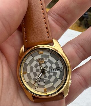 Reloj SEIKO 5 AUTOMÁTICO VINTAGE – DIAL BULLSEYE