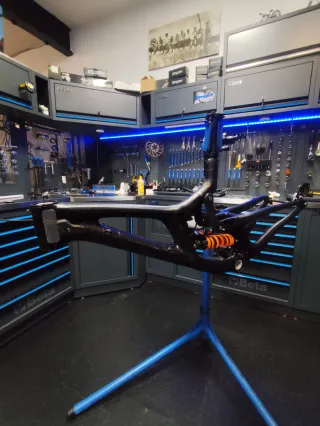 Cuadro v10 cc.talla m dirección crisking. Fox x2