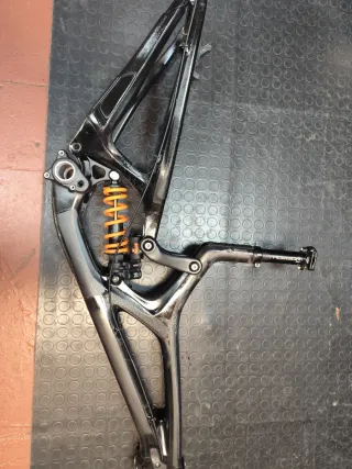 Cuadro v10 cc.talla m dirección crisking. Fox x2