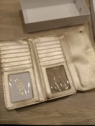 Cartera Guess