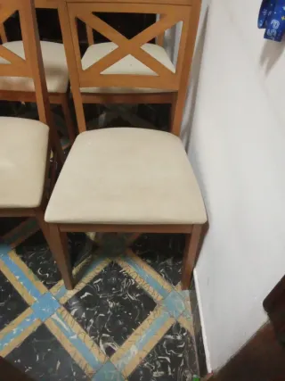 Mesa de comedor y 6sillas de buena calidad y buen