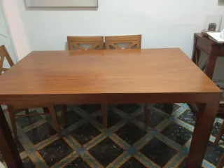 Mesa de comedor y 6sillas de buena calidad y buen