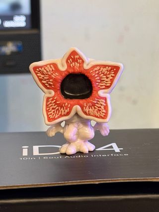 Demogorgone stranger things collezione kinder joy